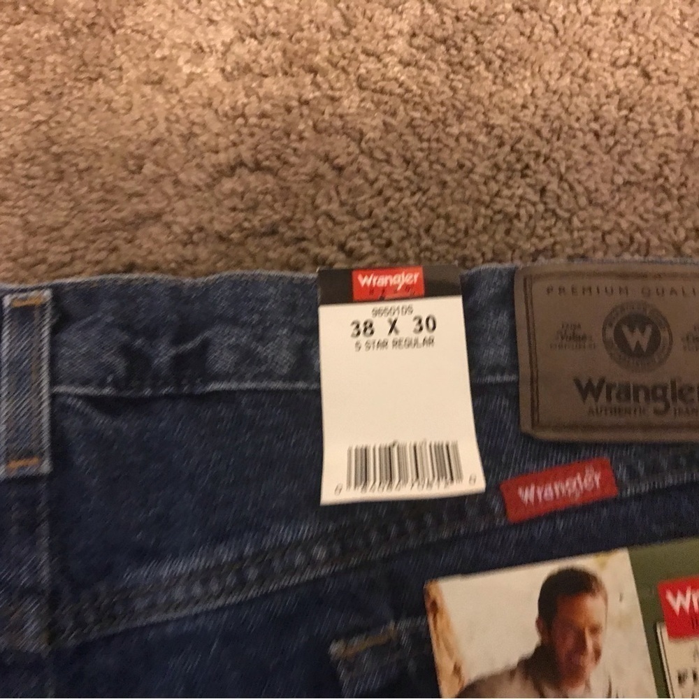 NWT Wrangler Regular Fit Jeans - Picture 4 of 6